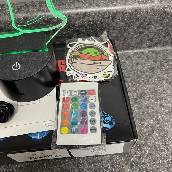 Yoda Star Wars 3D Night Light Lamp, 20 Colors/Modes, Sticker, Cord/Batteries NIB - Picture 4 of 8